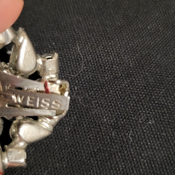 Weiss Vintage Clip-On Rhinestone Earrings - Picture 5 of 7
